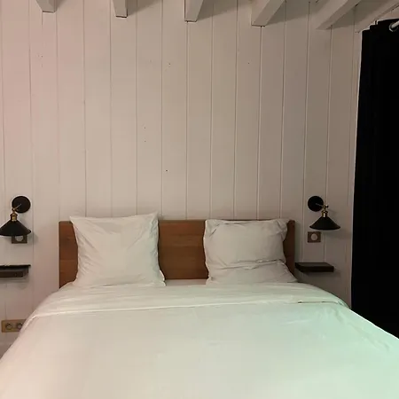 Πανσιόν D'hotes - Village Petit Piquey